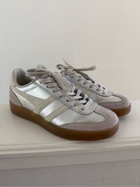 Gola Metallic Silver & Light Gray Suede Sneakers size 6.5